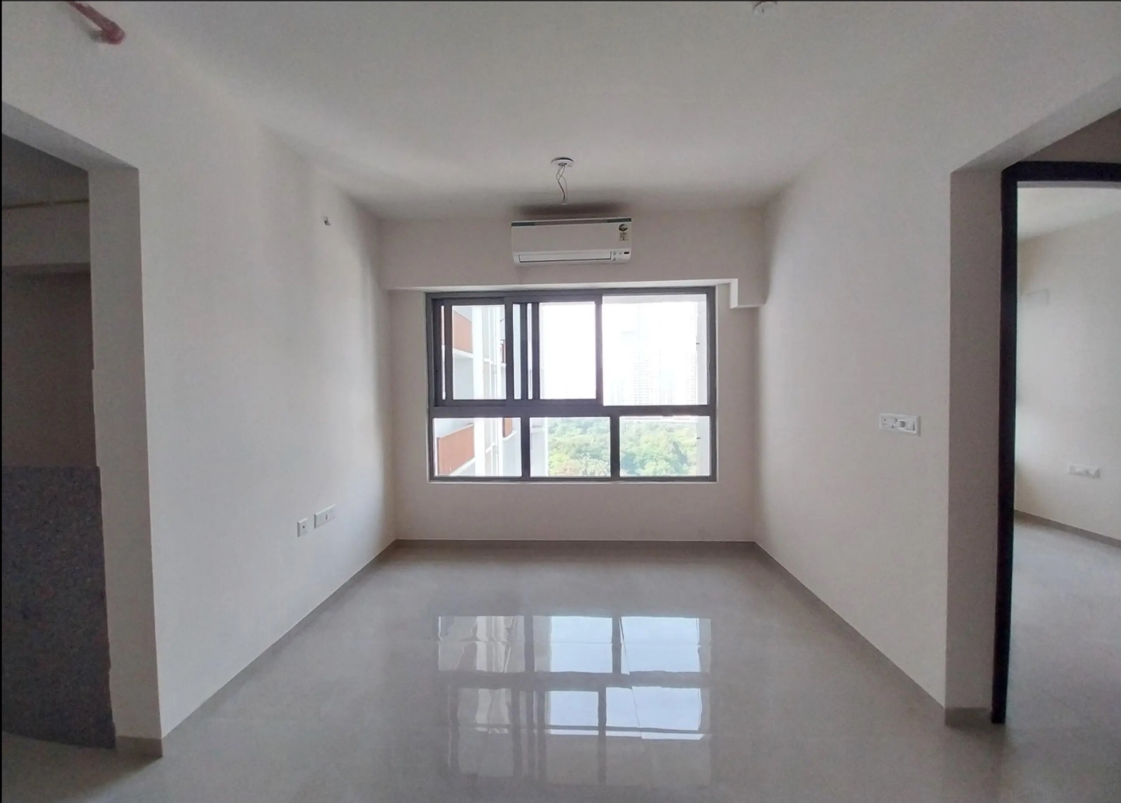 3 BHK Flat in Ajnara Homes – photo 1